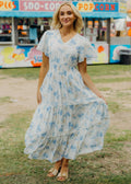 Curvy Eden in Blue Cloud
