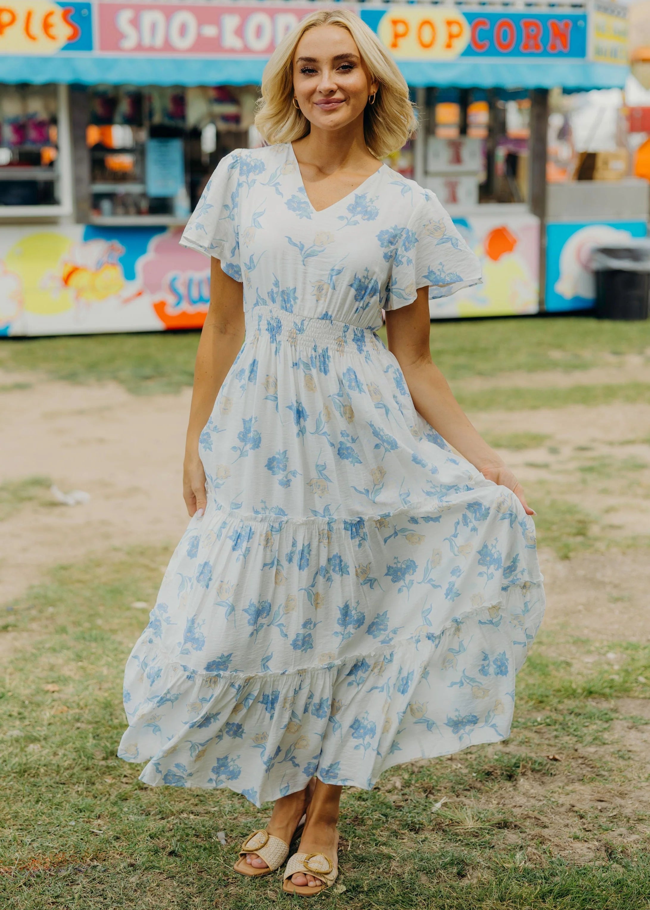 Curvy Eden in Blue Cloud