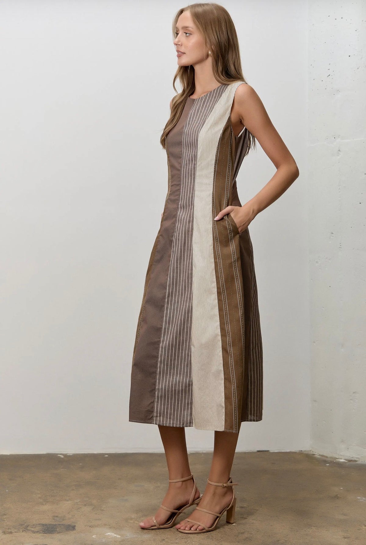 Curvy Striped Sleeveless Midi Dress