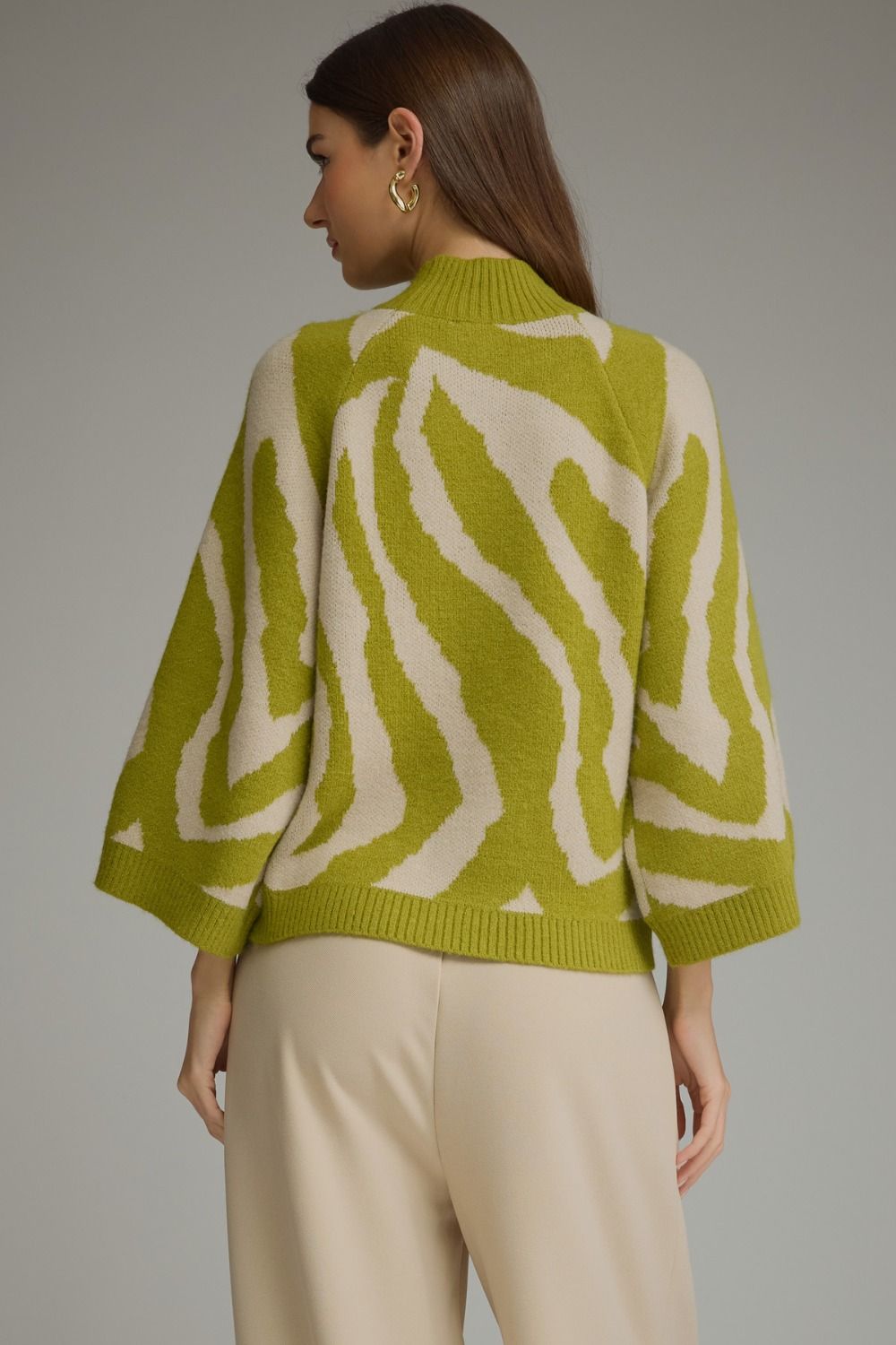 Bougie in Chartreuse Sweater