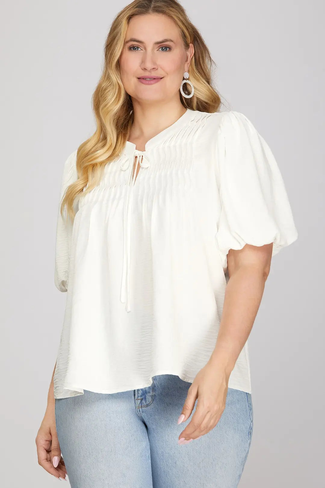 Curvy Pintuck Puff Sleeve Top